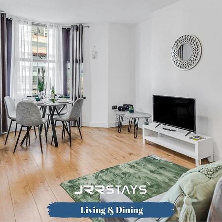 Cardiff Stylish 2 Bedroom Sleeps 6 Wi-Fi - Jrr Stays المظهر الخارجي الصورة