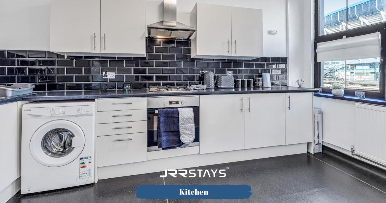 Cardiff Stylish 2 Bedroom Sleeps 6 Wi-Fi - Jrr Stays المظهر الخارجي الصورة